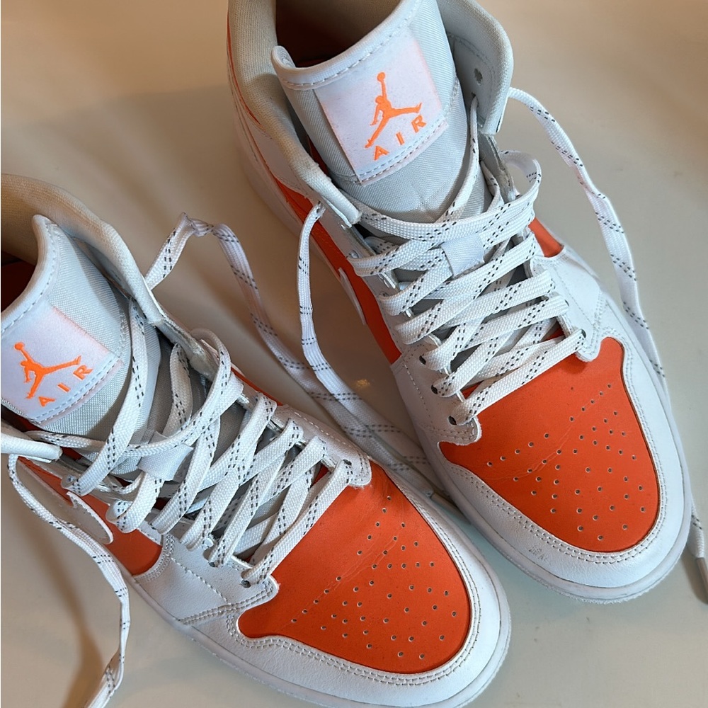 Jordan Mid